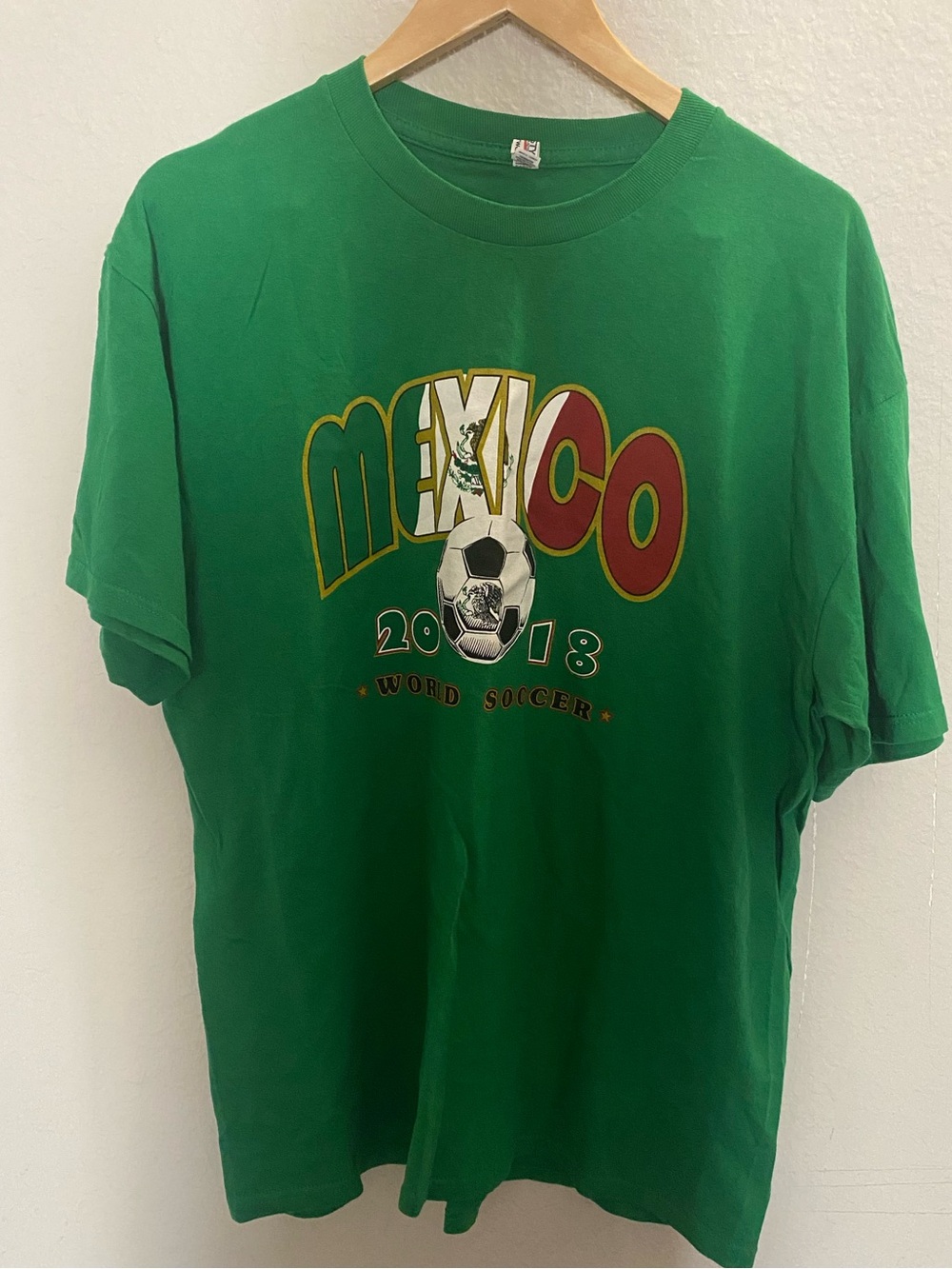 Mexico 2018 World Soccer Graphic Tee - Green Men’s Size XL